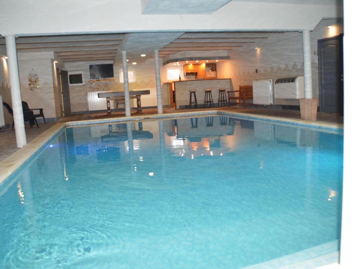 Vacation In With Private Indoor Pool